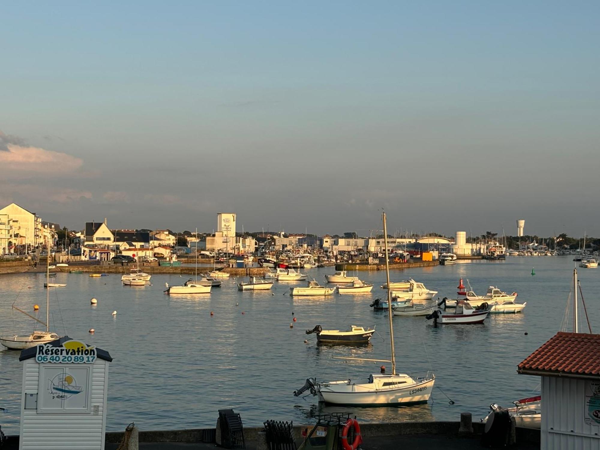 شقة Vue Panoramique Port Et Ocean سانت جيل كروا دي فيي المظهر الخارجي الصورة