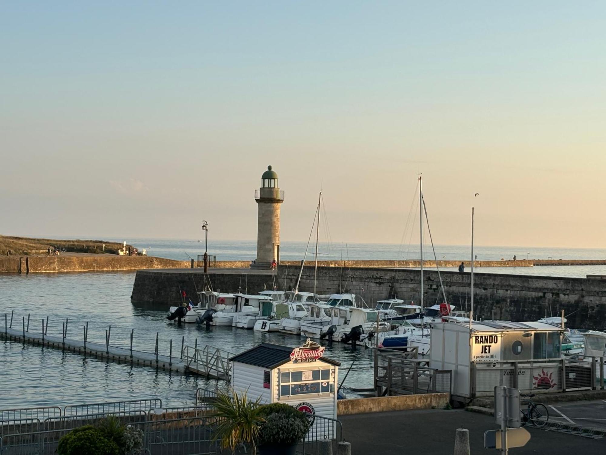شقة Vue Panoramique Port Et Ocean سانت جيل كروا دي فيي المظهر الخارجي الصورة